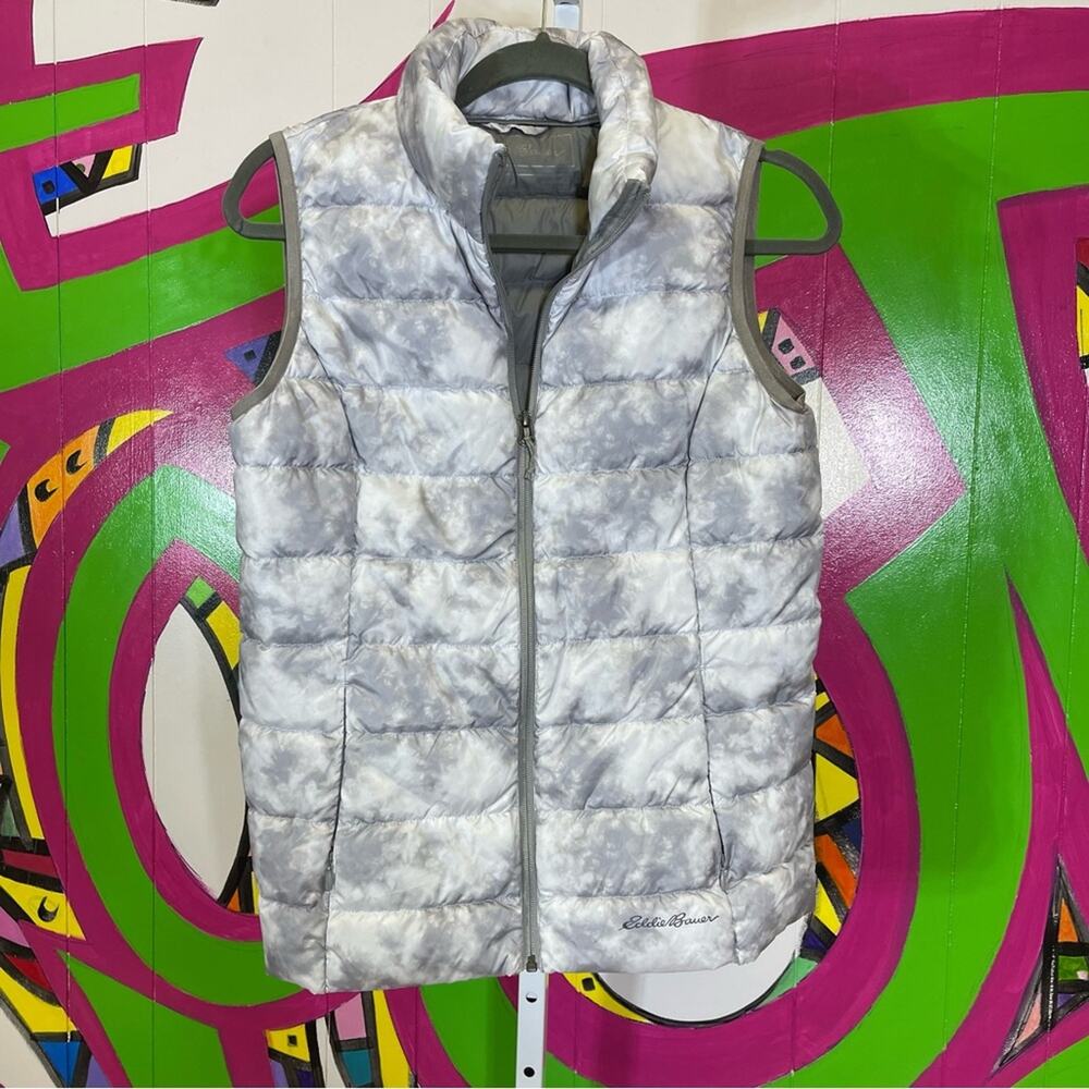 Eddie Bauer, Tie Dye Print Puffer Vest. Size Small. EB650. Excellent condition!